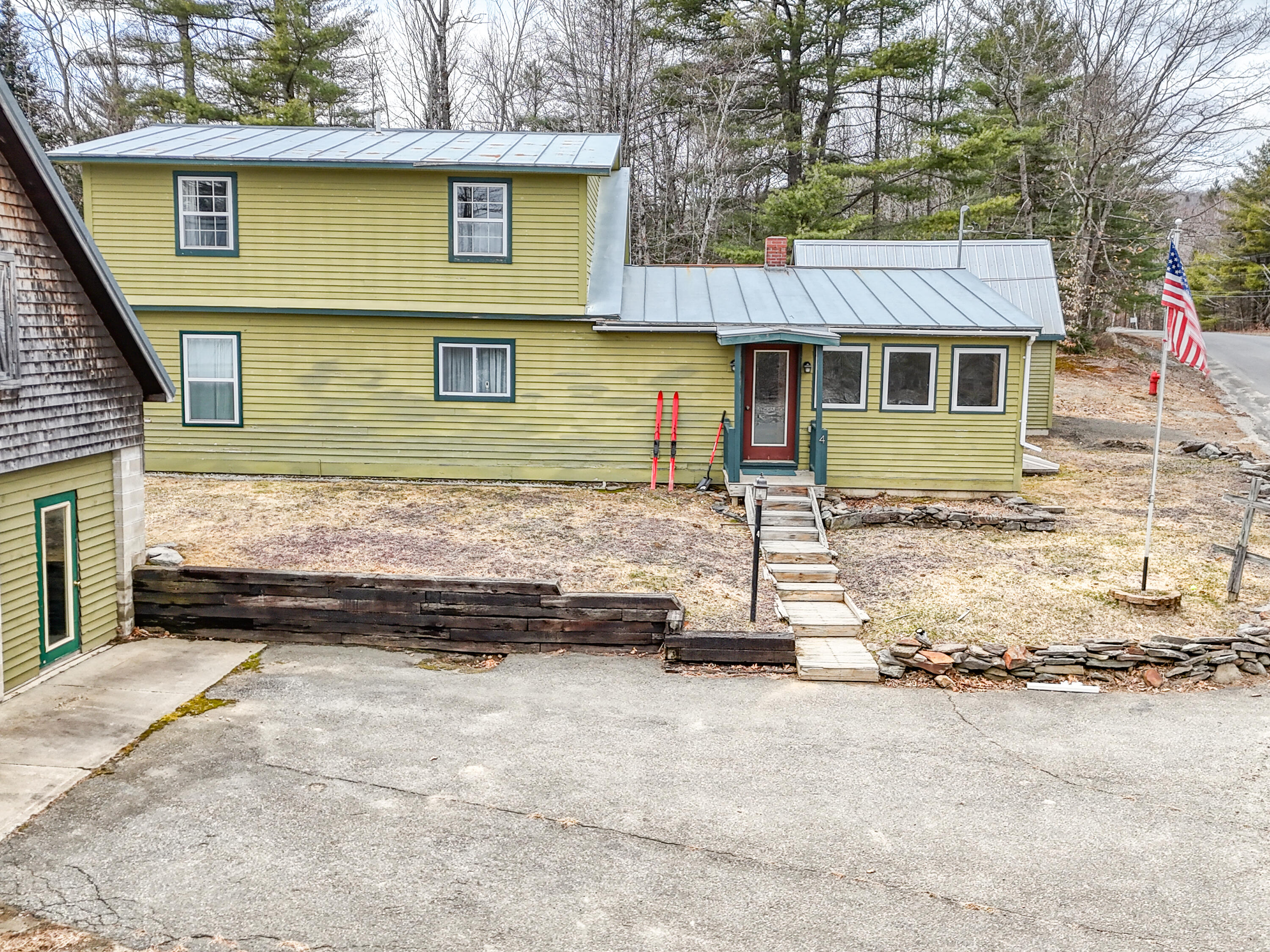 4 Tufts Pond Road