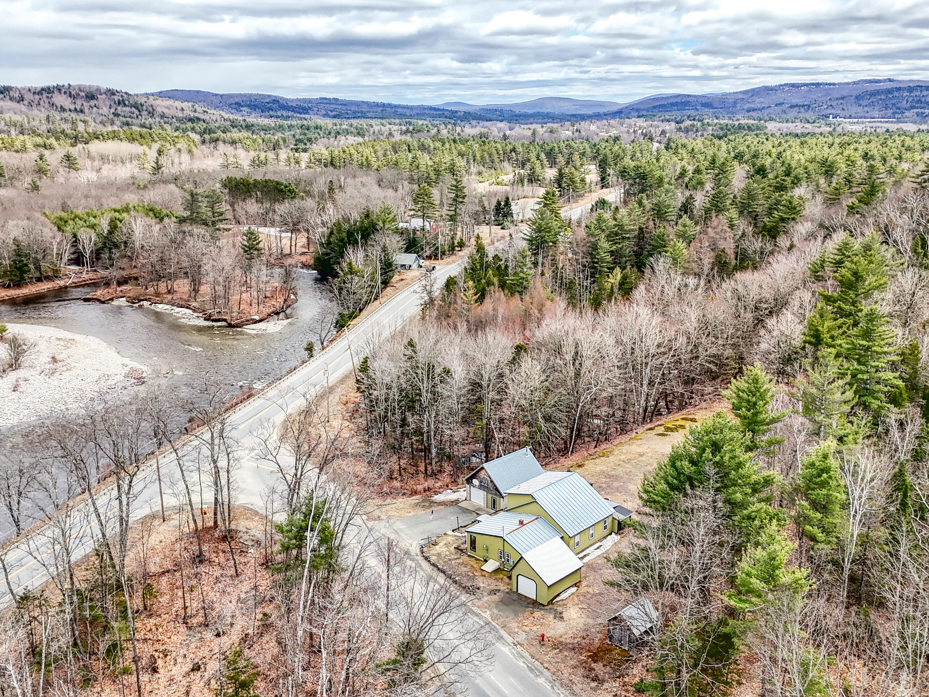 4 Tufts Pond Road
