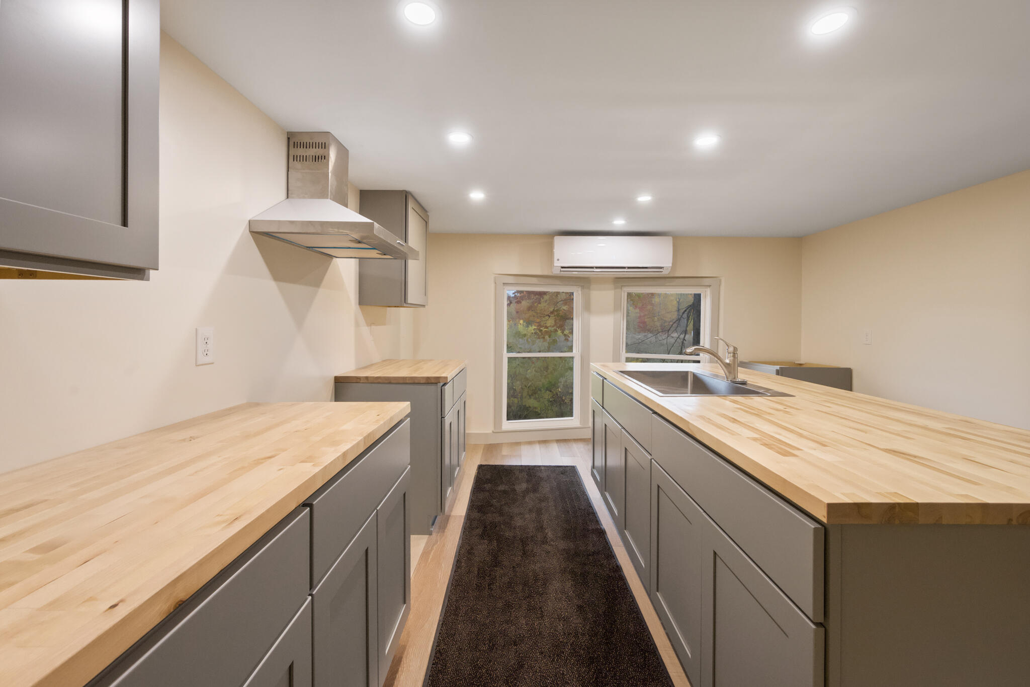 531 W Etna Road