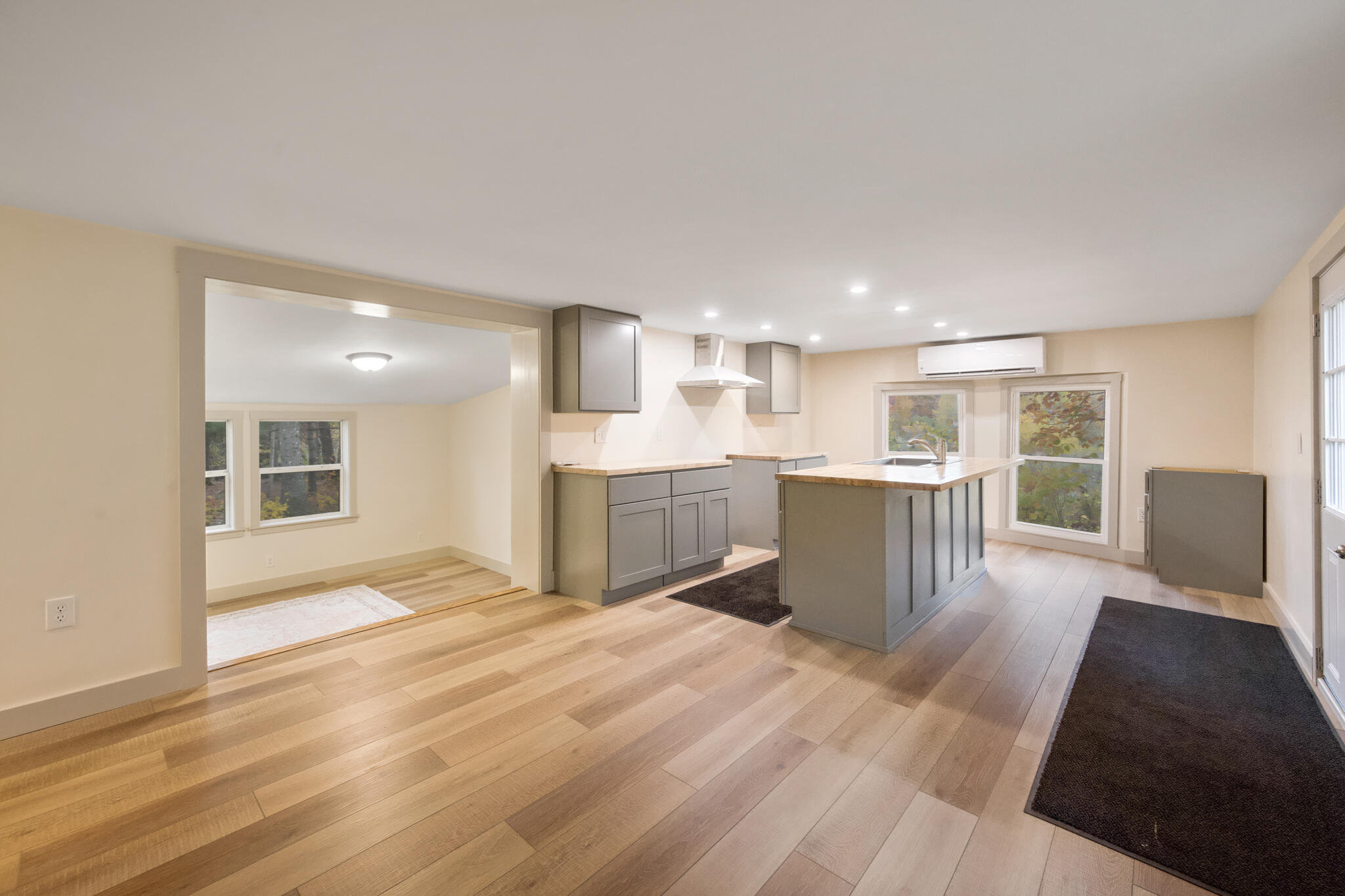 531 W Etna Road
