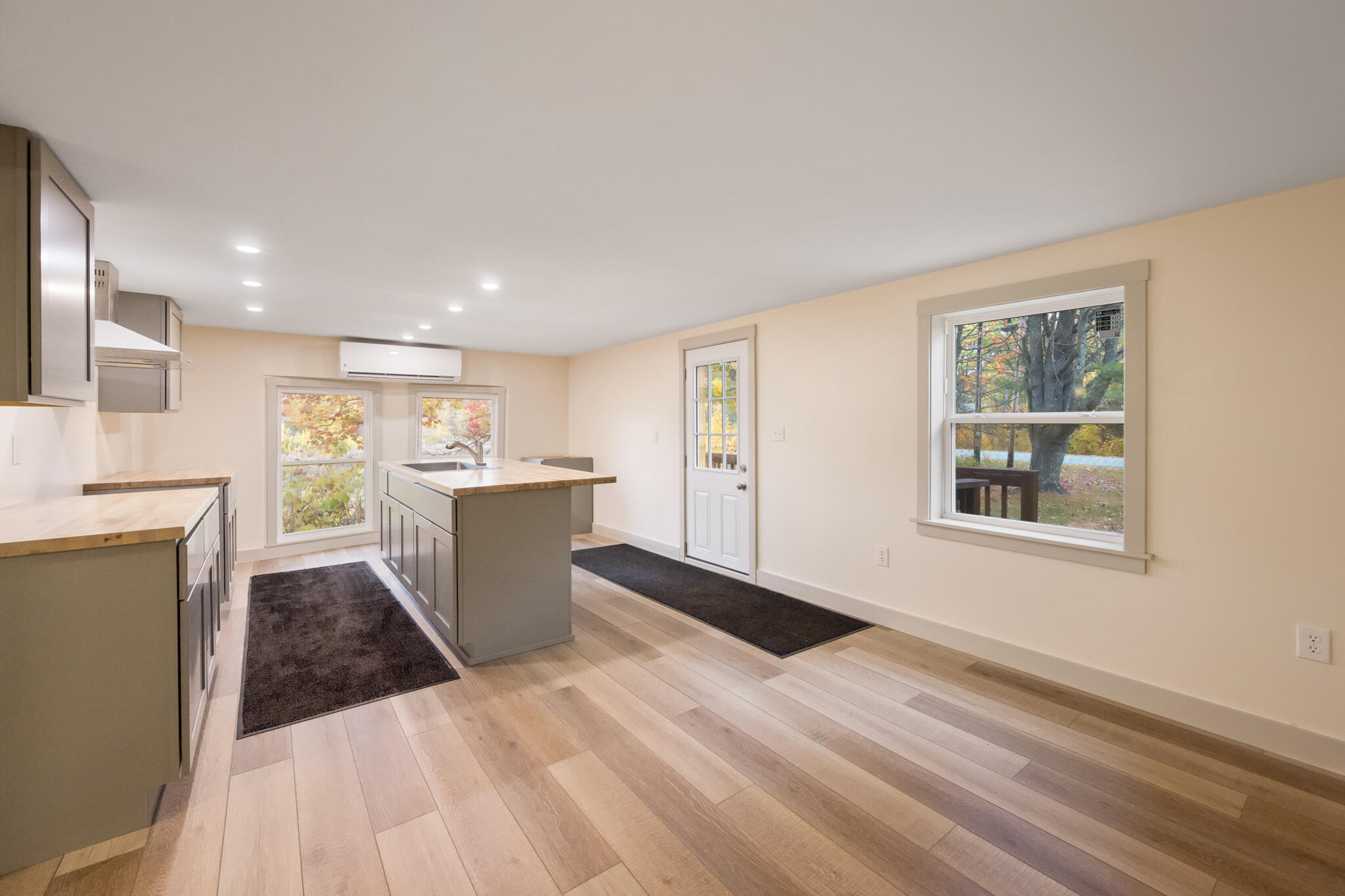 531 W Etna Road