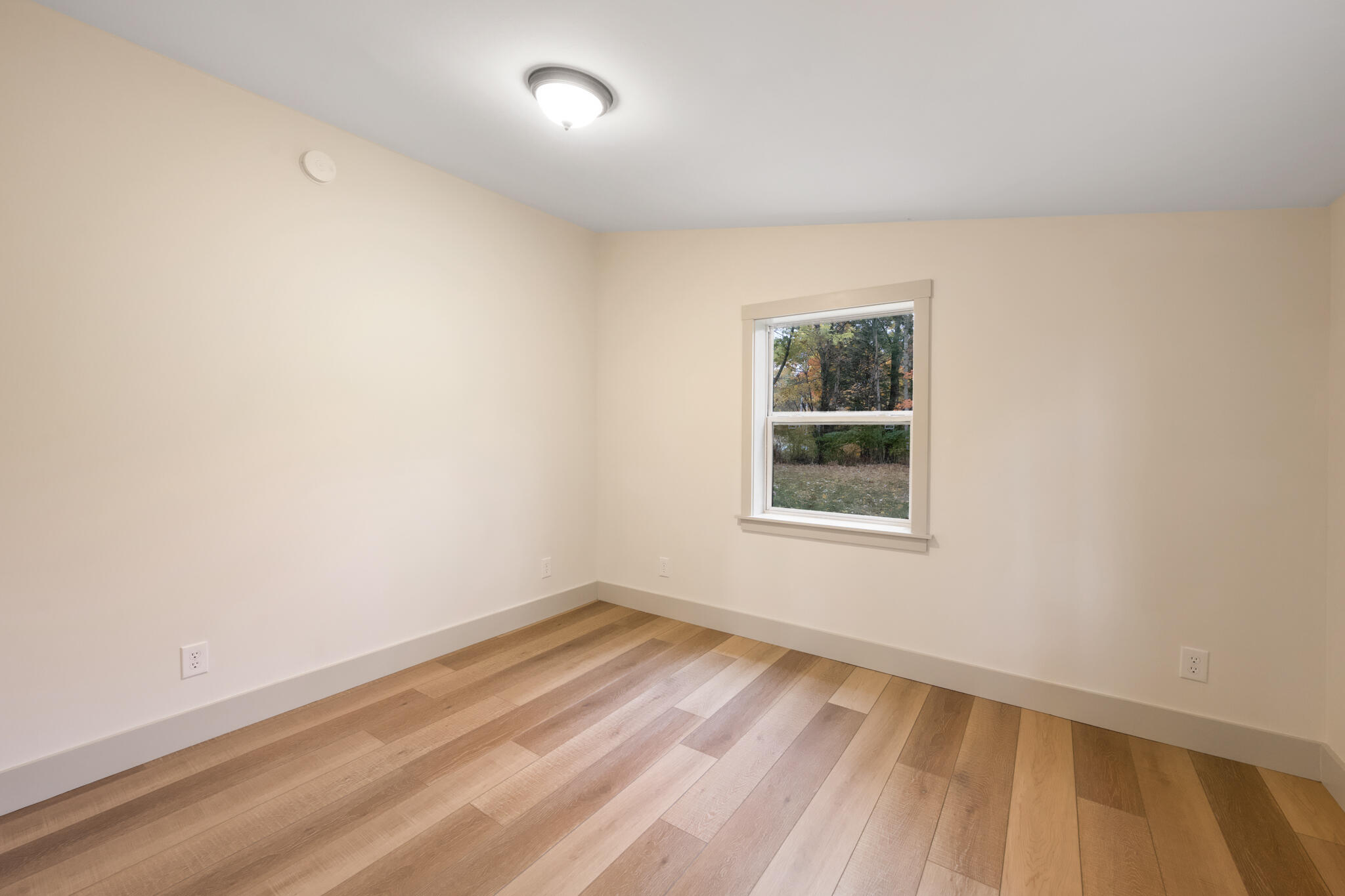 531 W Etna Road