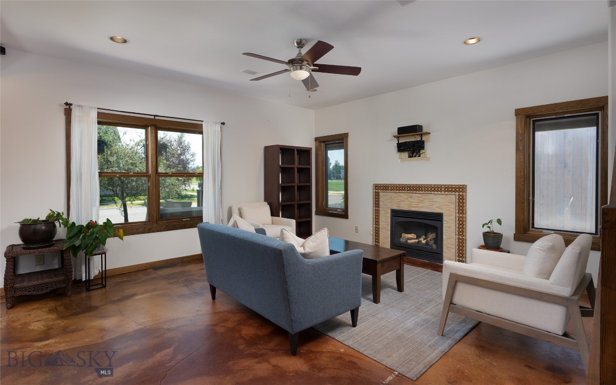 1283 Crabapple Drive