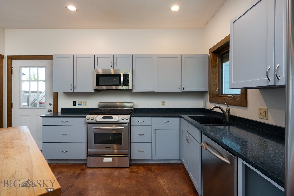 1283 Crabapple Drive