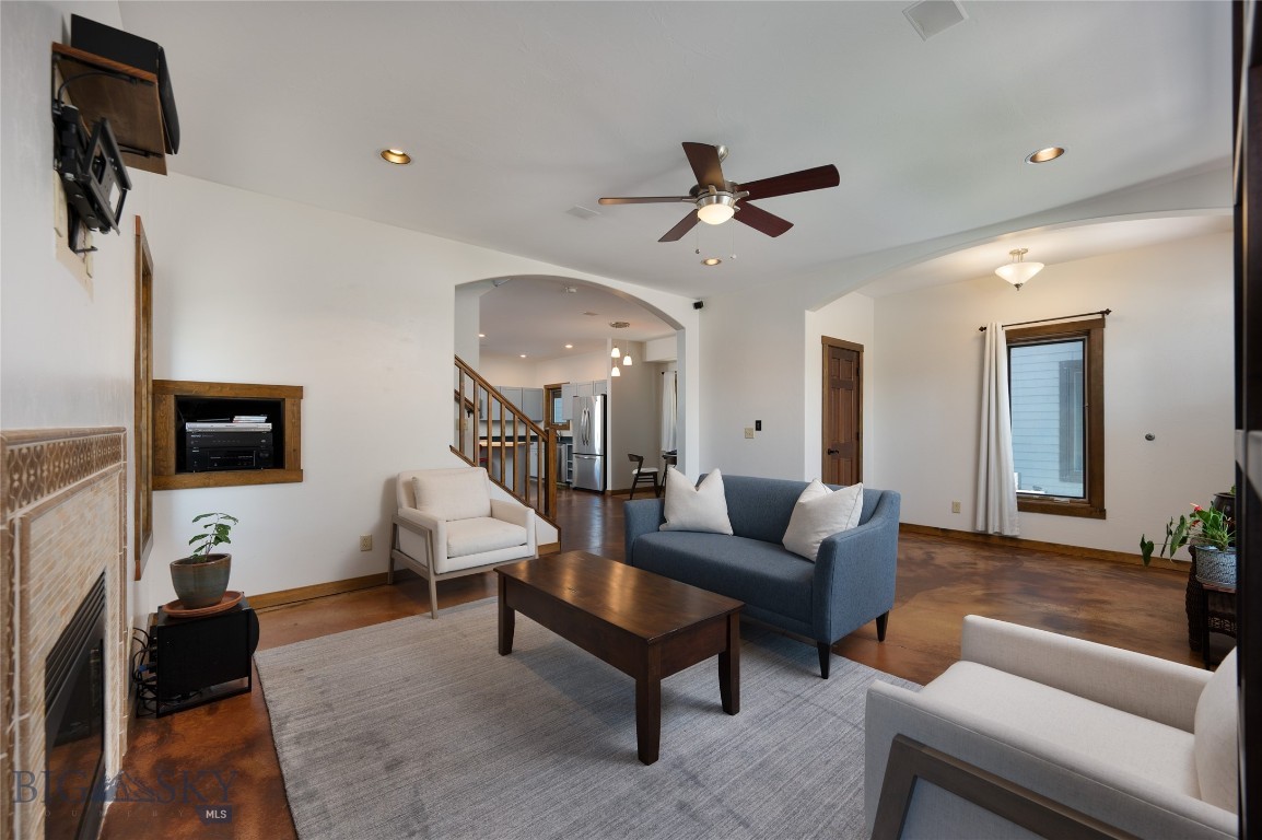 1283 Crabapple Drive