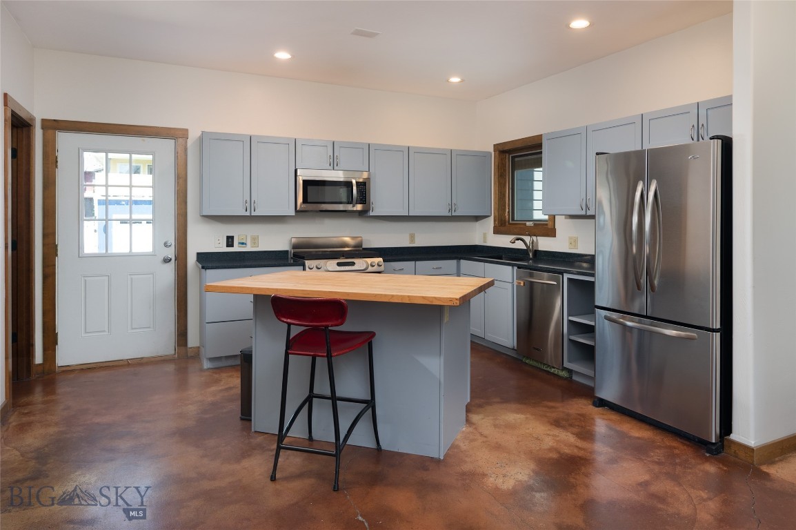 1283 Crabapple Drive