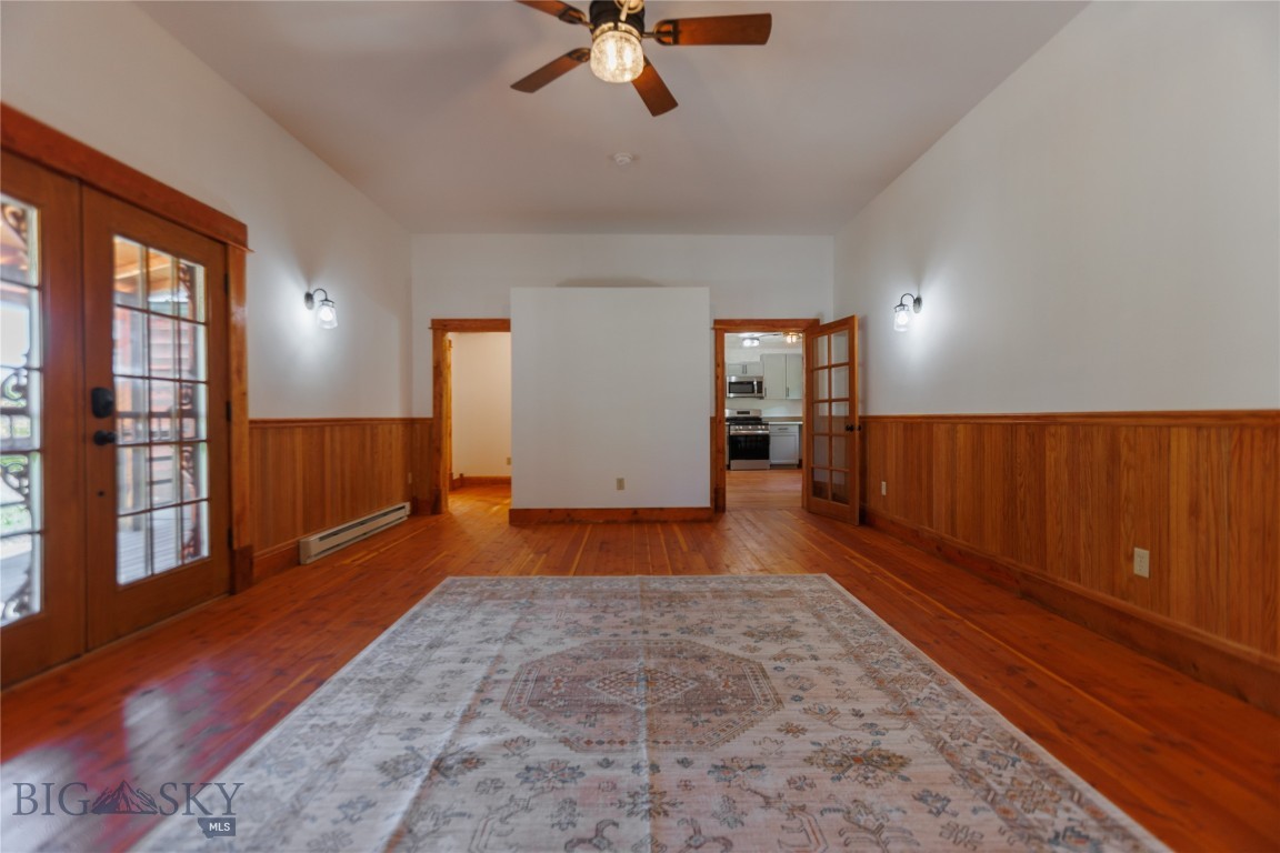 206 1st Street W