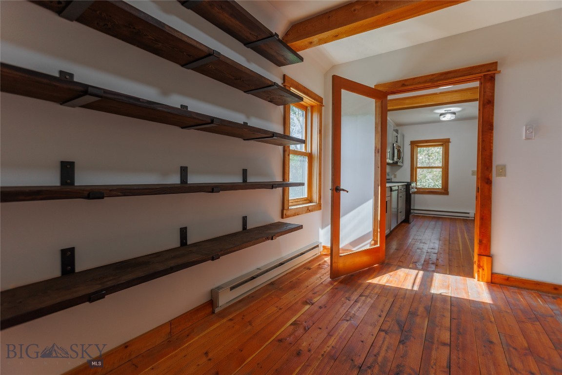 206 1st Street W