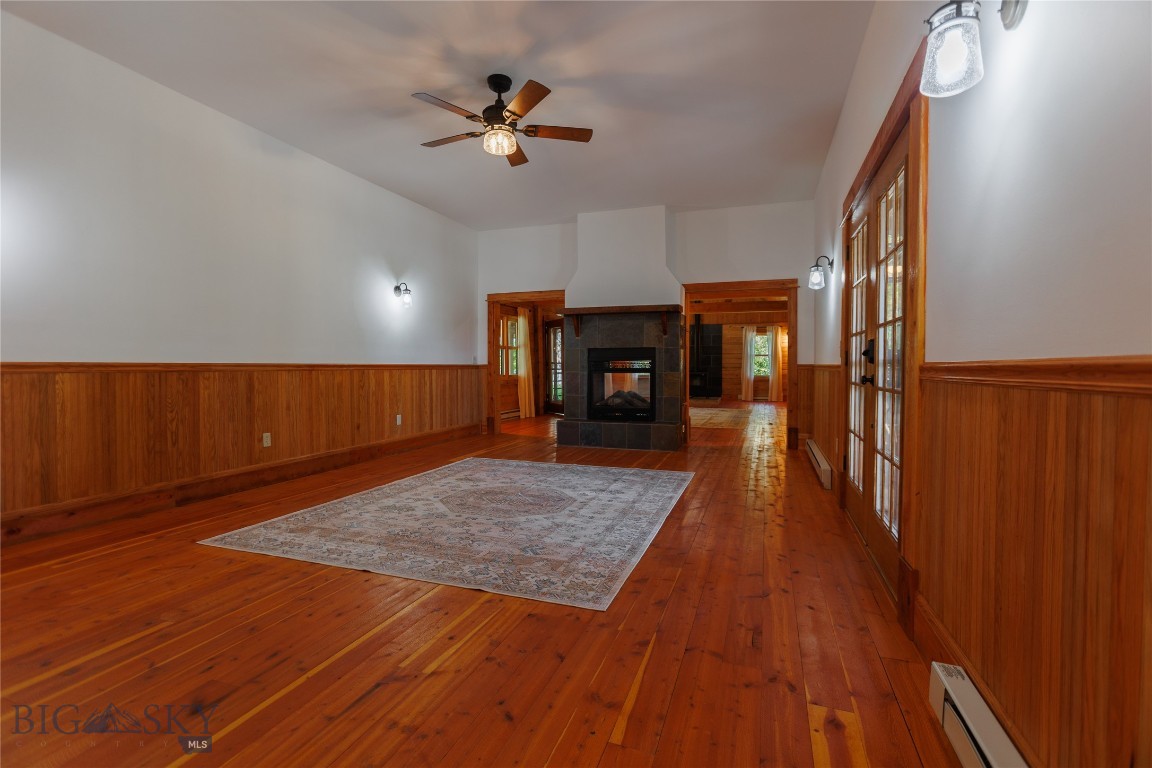 206 1st Street W