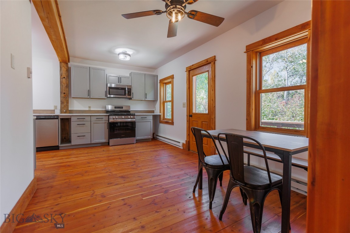 206 1st Street W