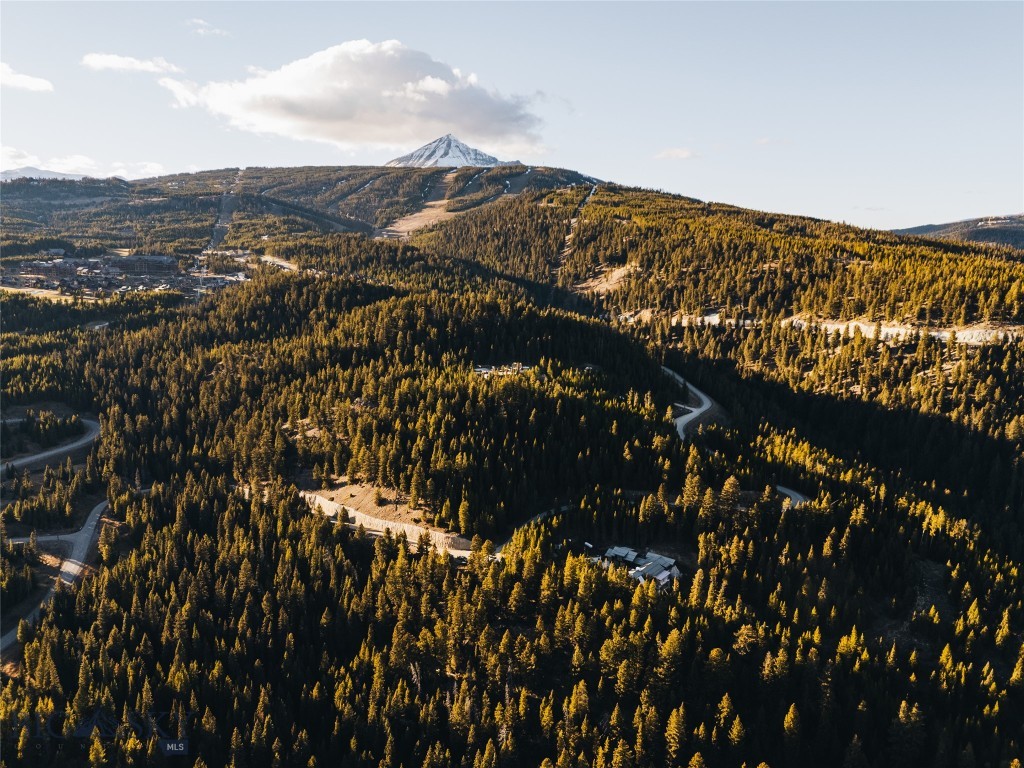 852 Outlook Trail
