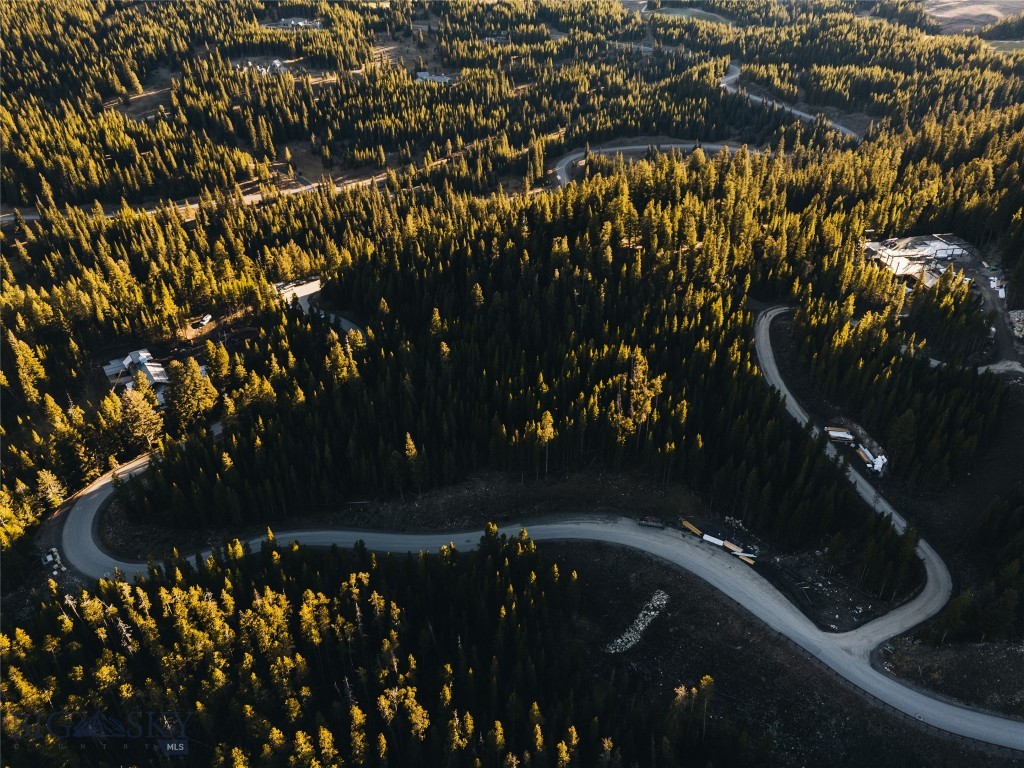 852 Outlook Trail