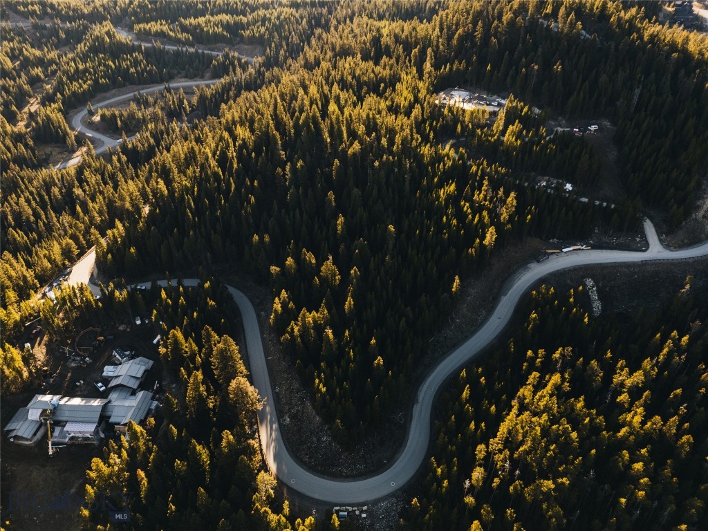 852 Outlook Trail