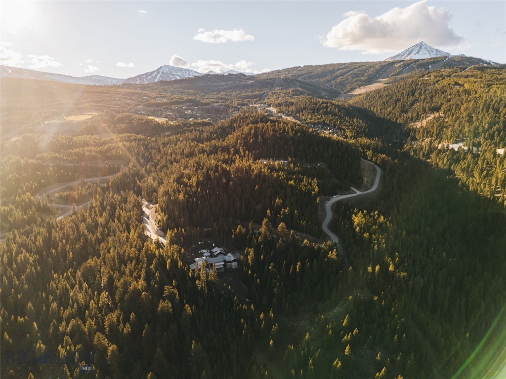 852 Outlook Trail