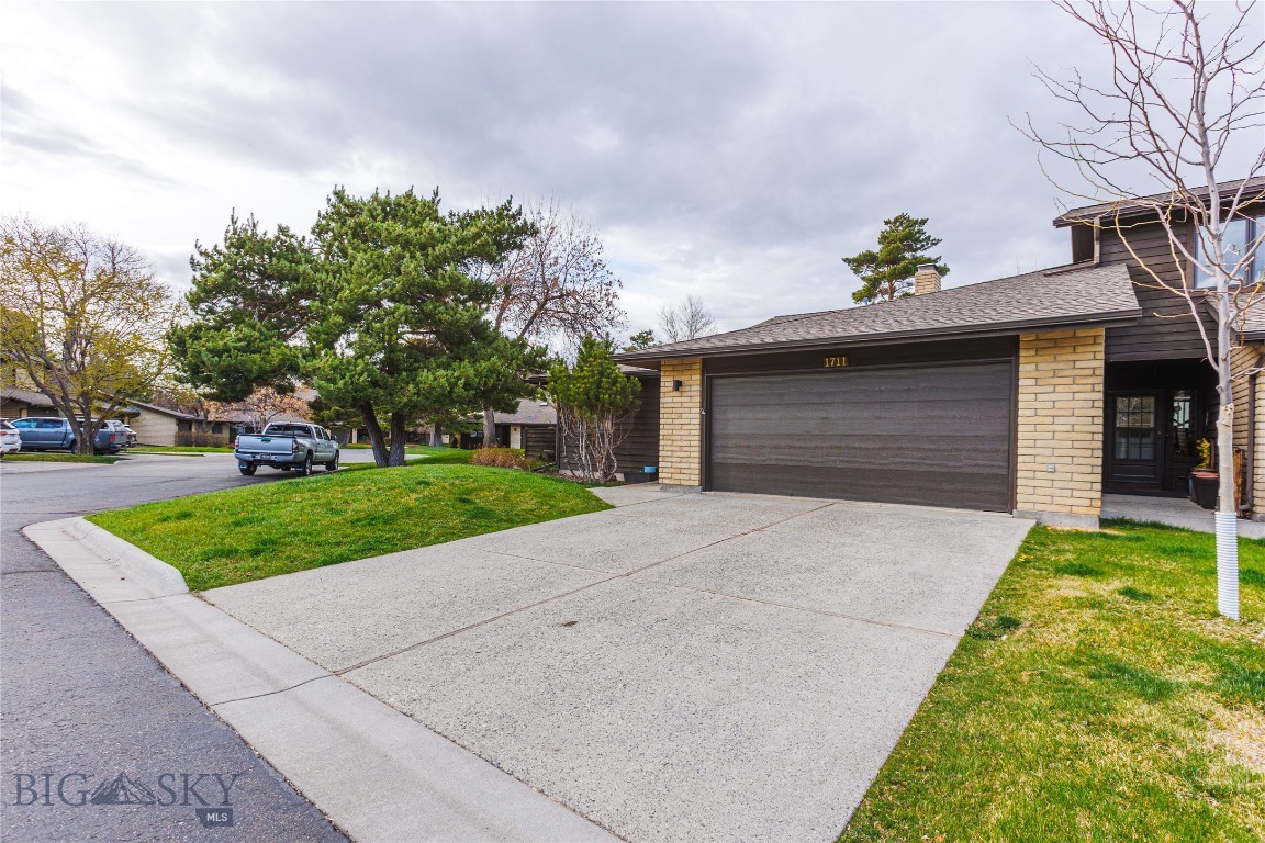 1711 S Black Avenue