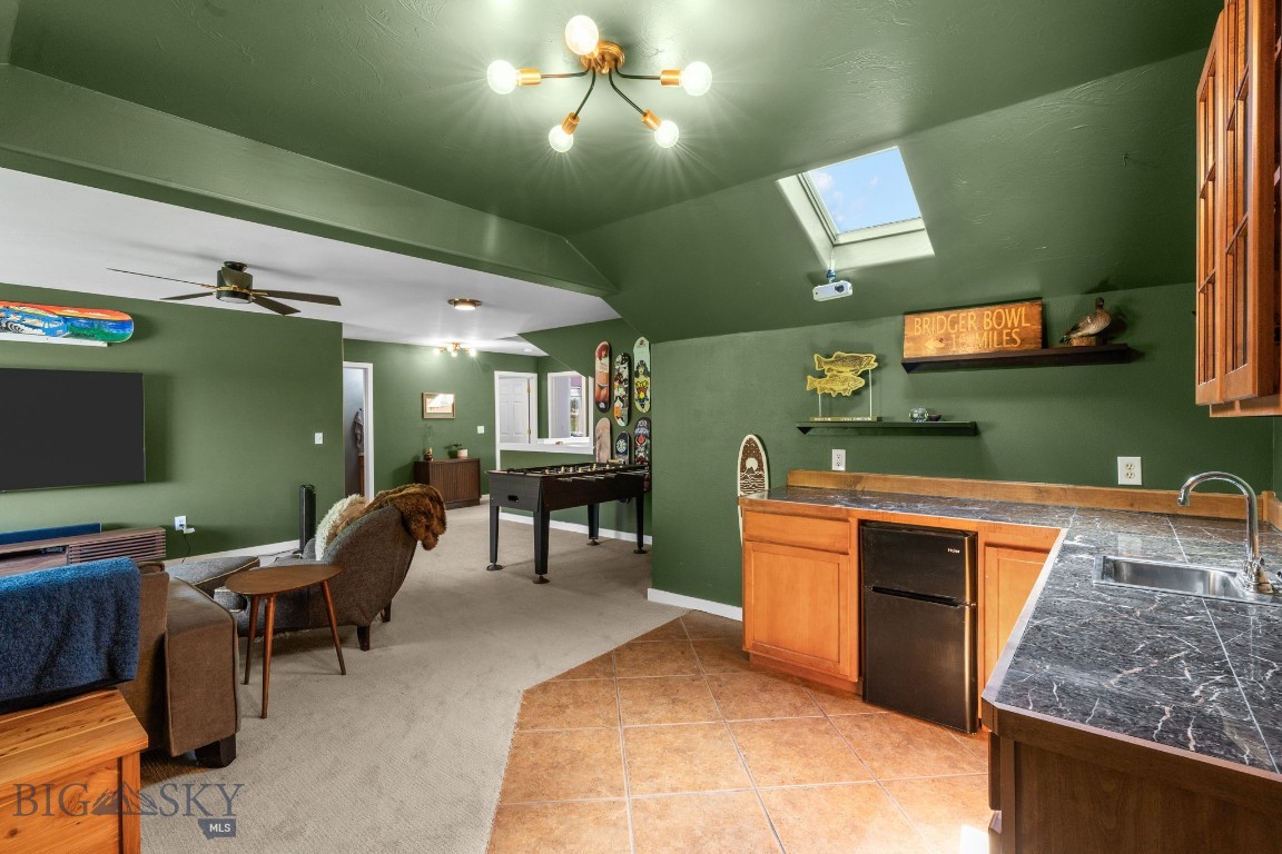 194 4 Dot Lane