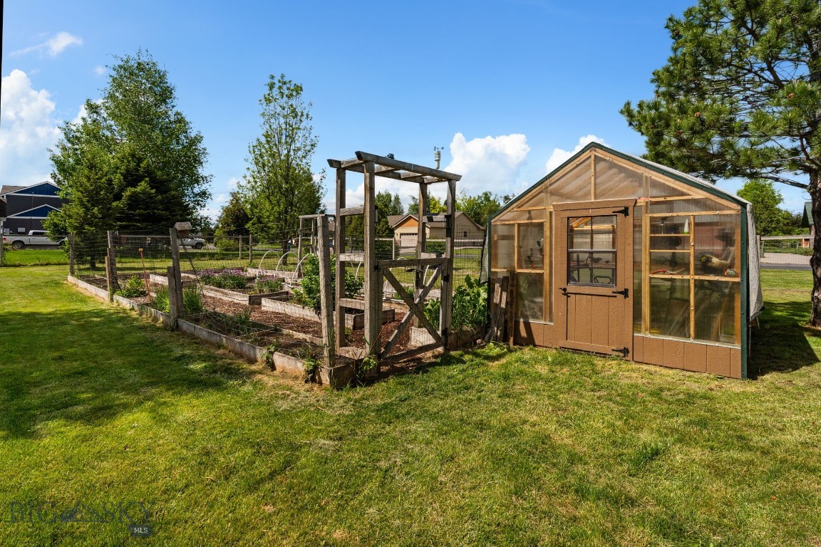 194 4 Dot Lane