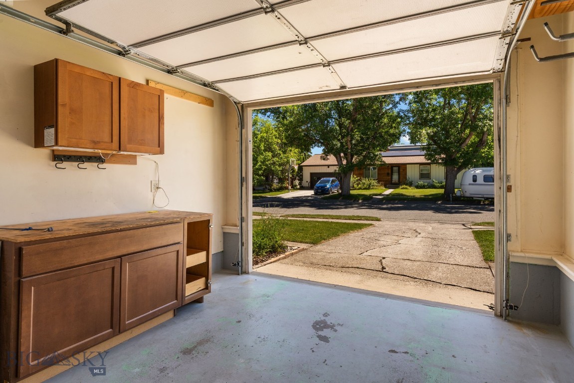 439 N 10th Avenue