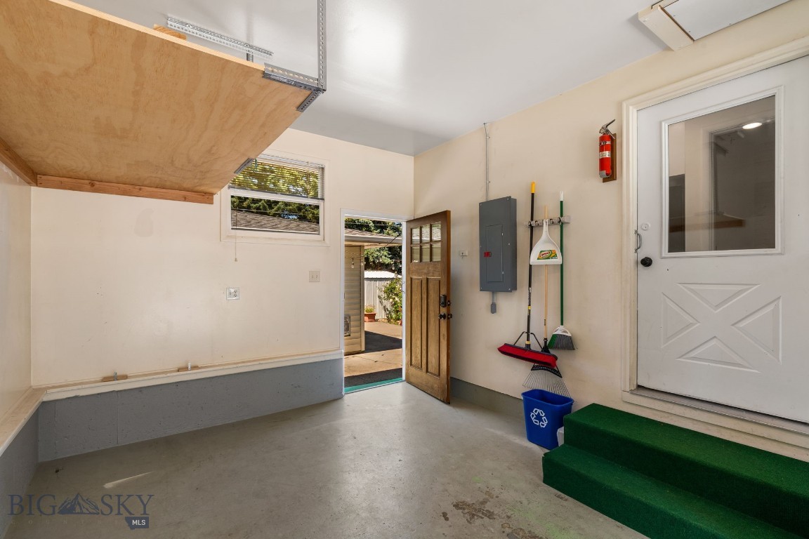 439 N 10th Avenue