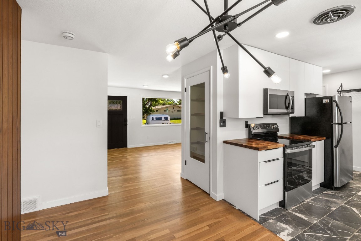 439 N 10th Avenue