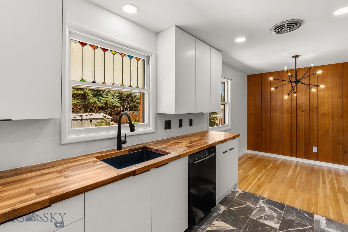 439 N 10th Avenue