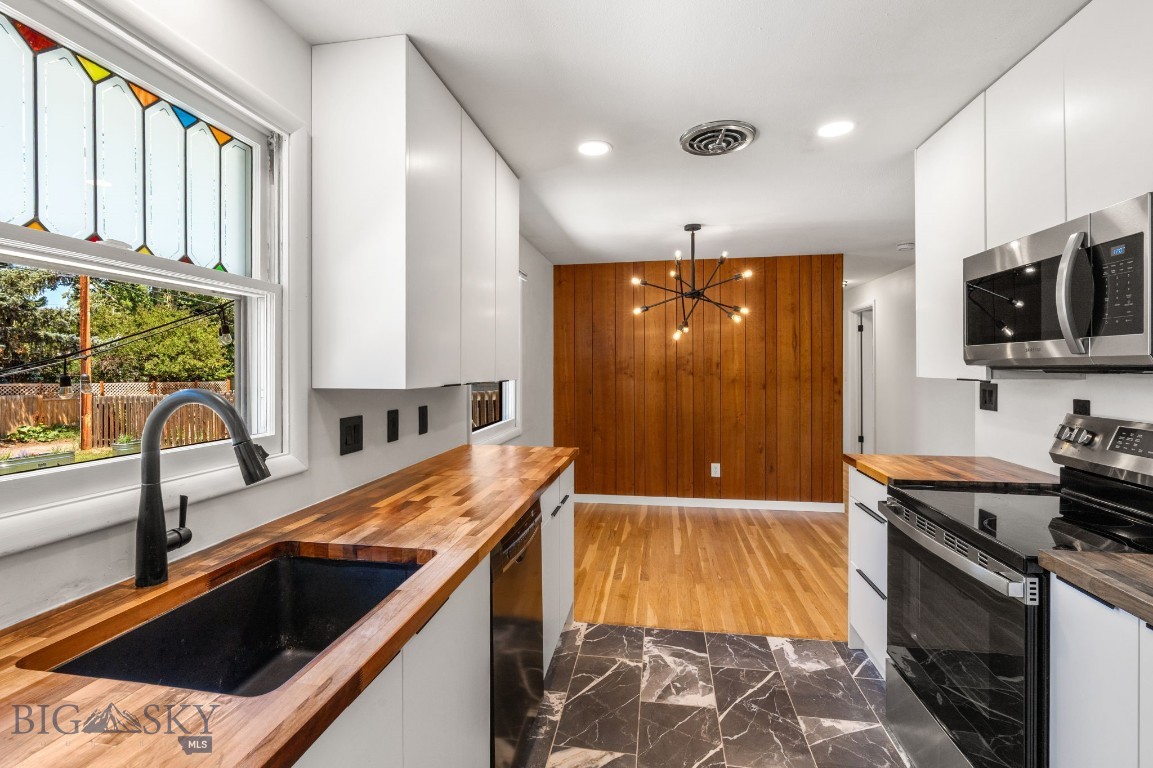 439 N 10th Avenue
