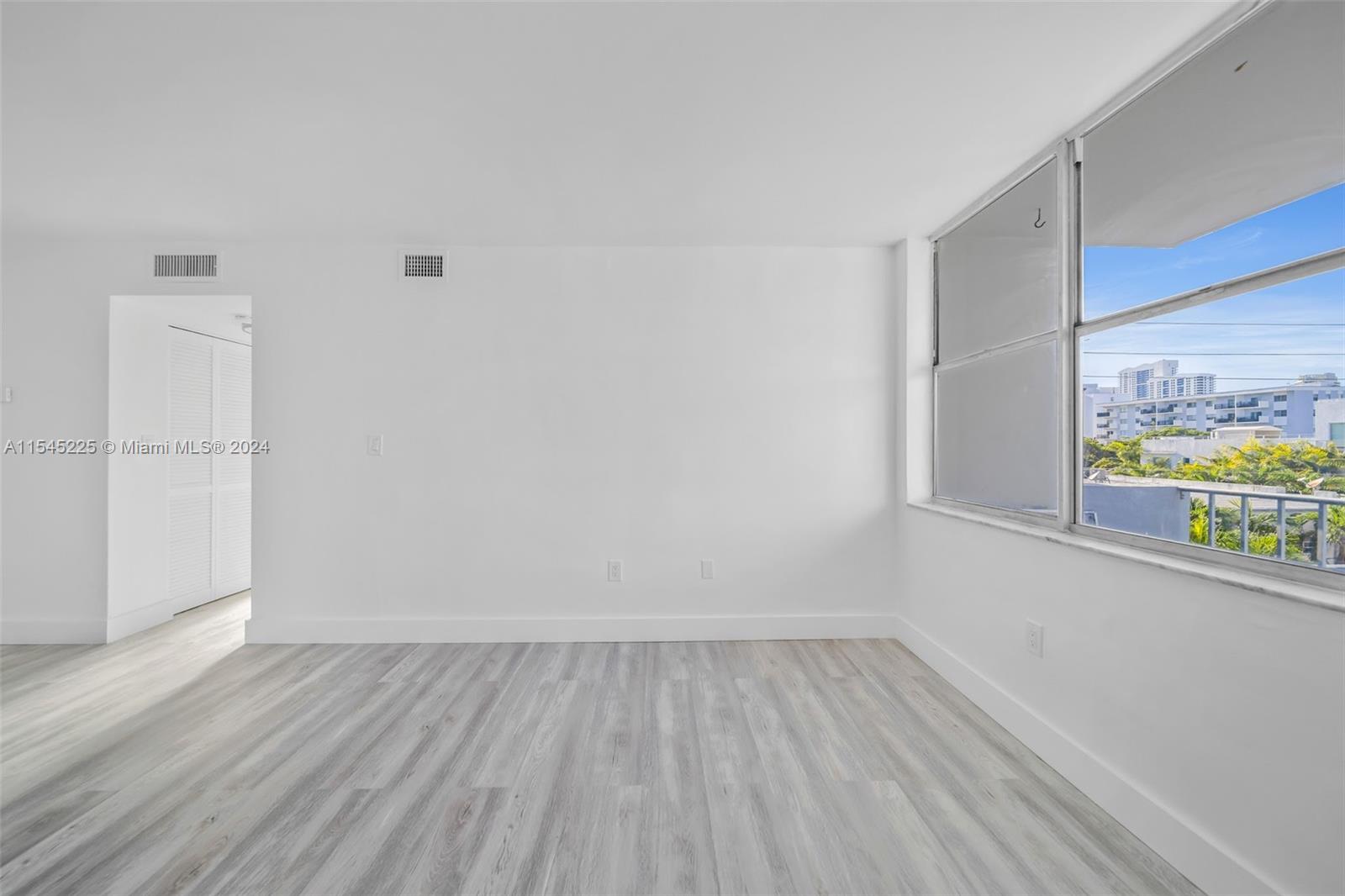 910 Jefferson Ave # 4A
