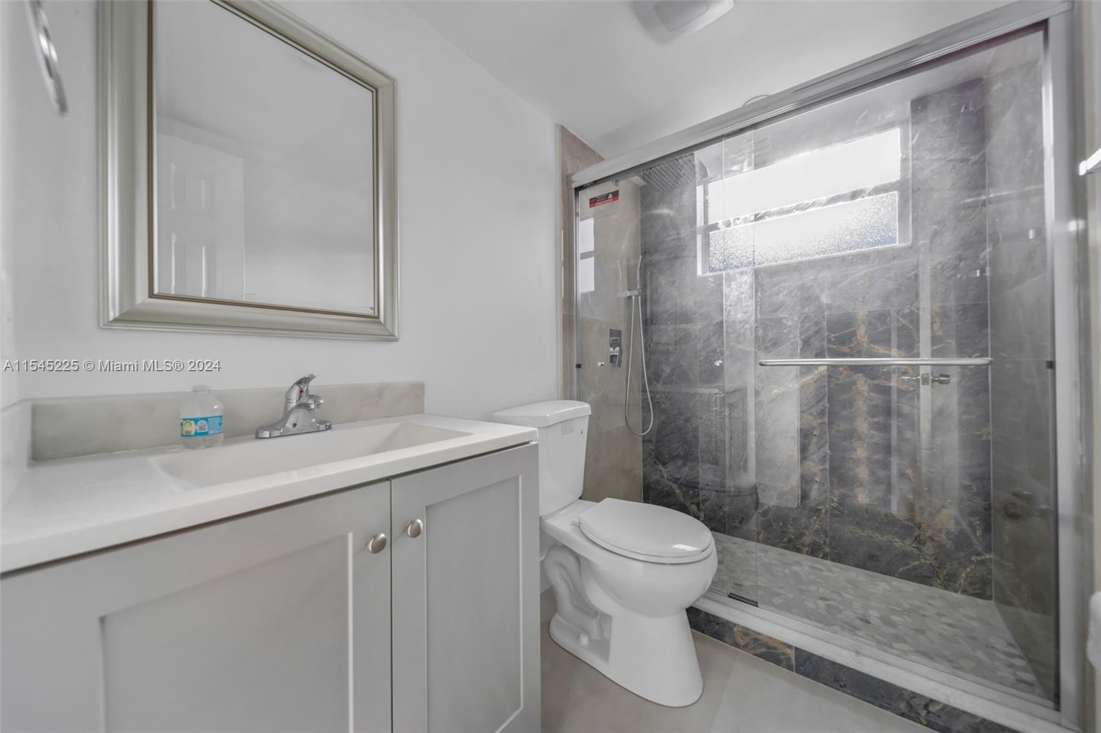 910 Jefferson Ave # 4A