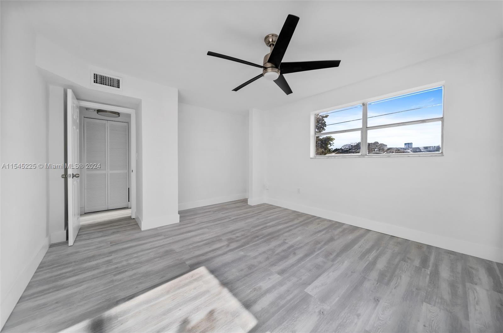 910 Jefferson Ave # 4A