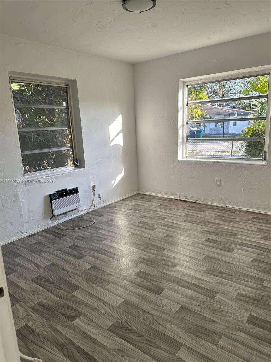 1225 NE 111th St # 1