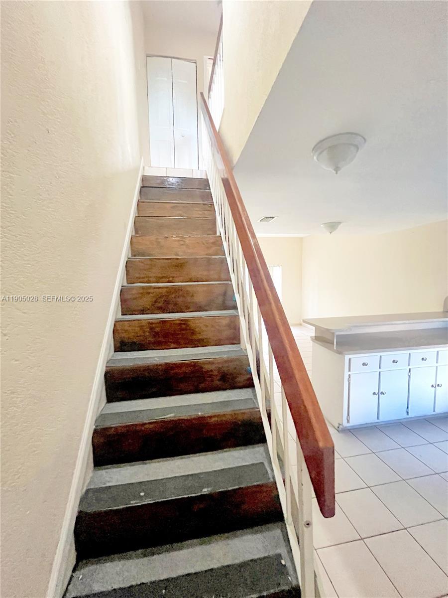 5712 W 25th Ct # 5712