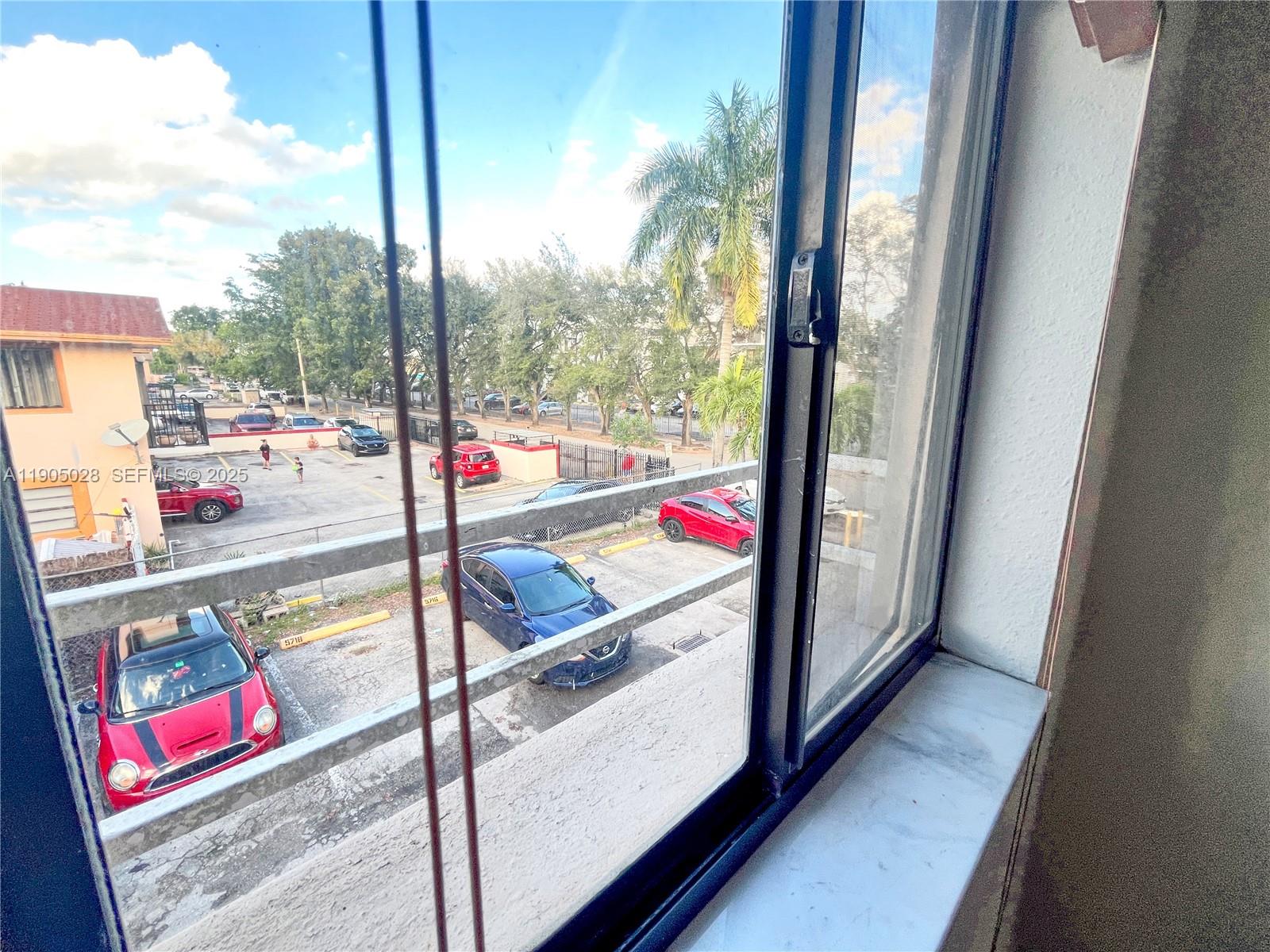 5712 W 25th Ct # 5712