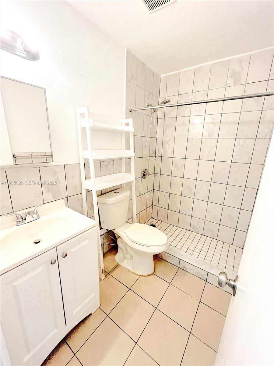 5712 W 25th Ct # 5712