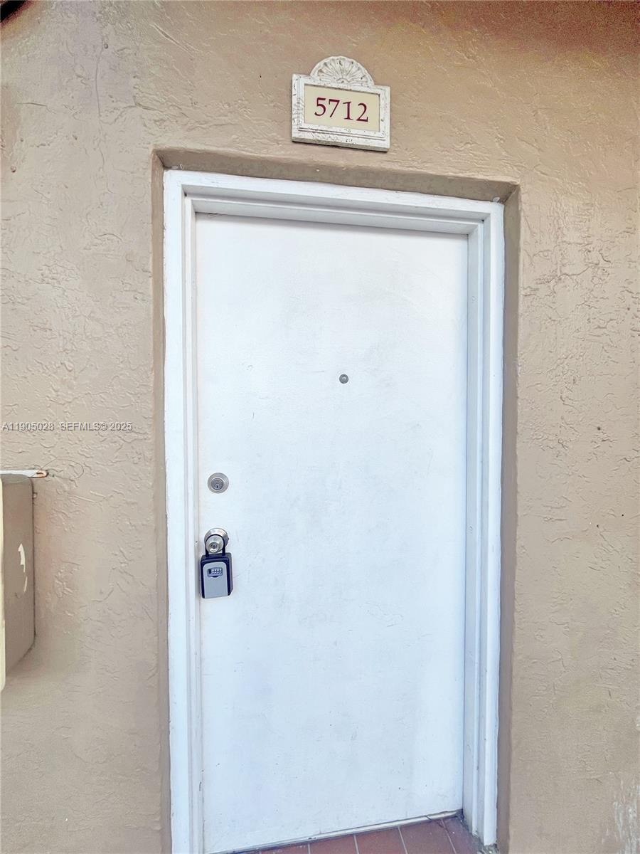 5712 W 25th Ct # 5712