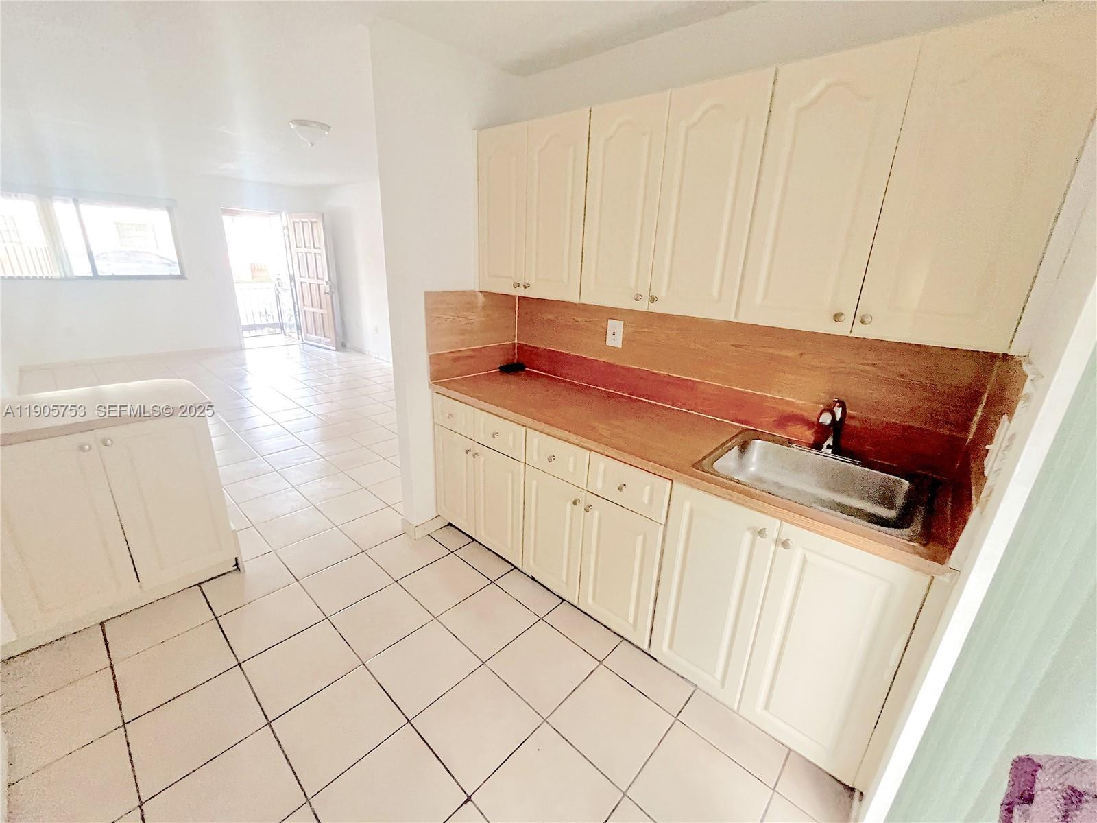 2740 W 63rd St # 104