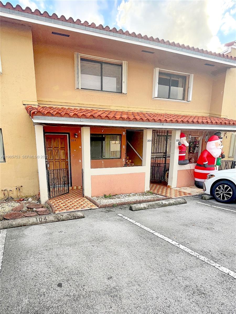 2740 W 63rd St # 104