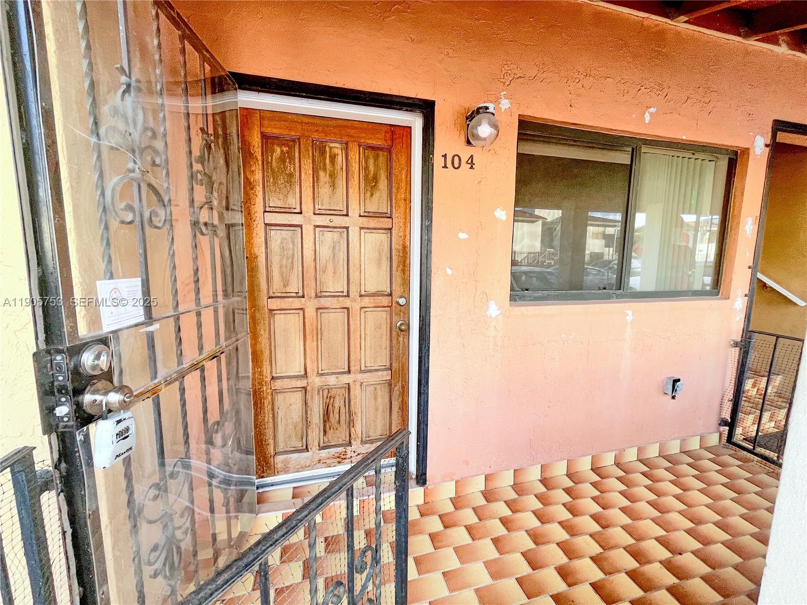 2740 W 63rd St # 104