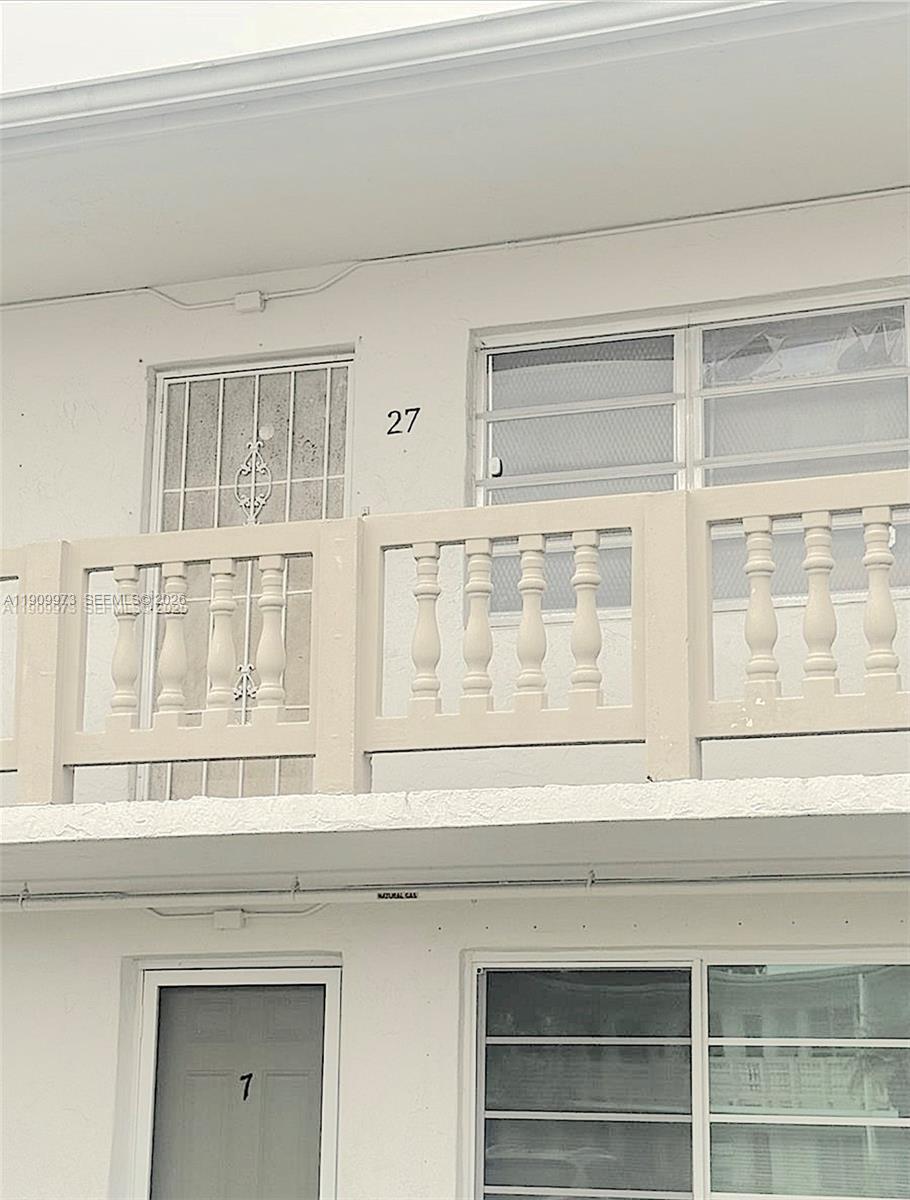 20120 NE 2nd Ave # W27