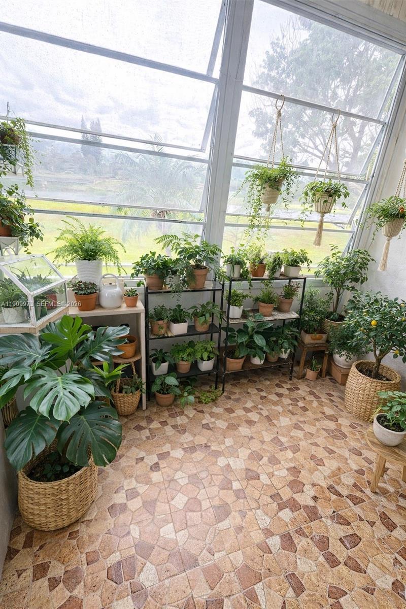 20120 NE 2nd Ave # W27