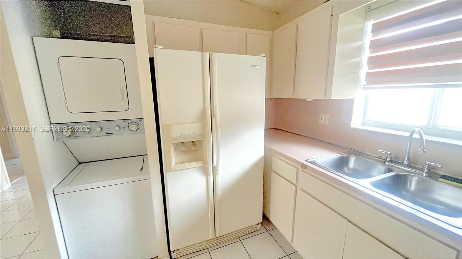 2220 W 74th St # 16 Unit: 201-16