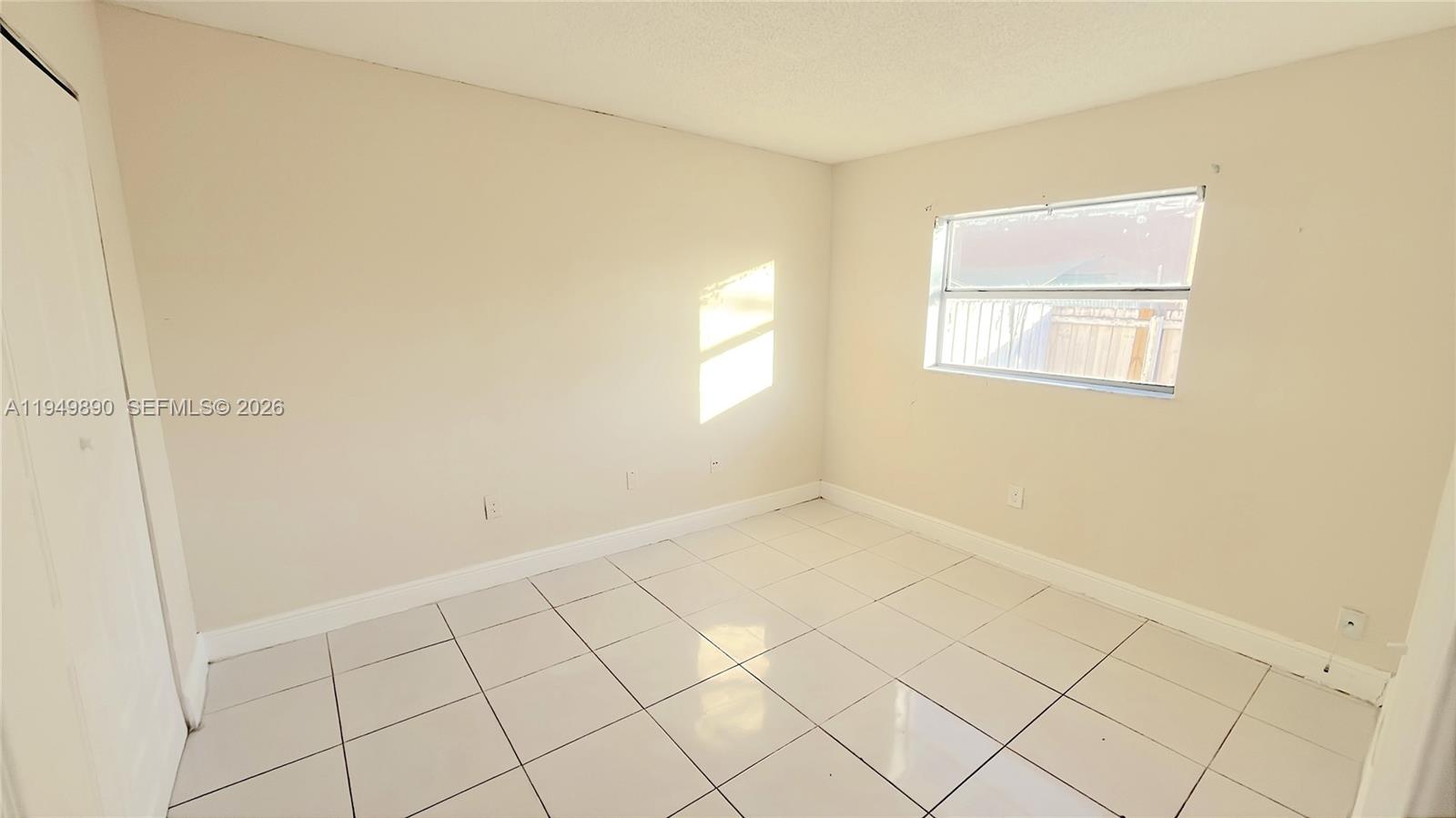 5461 W 24th Ave # 18