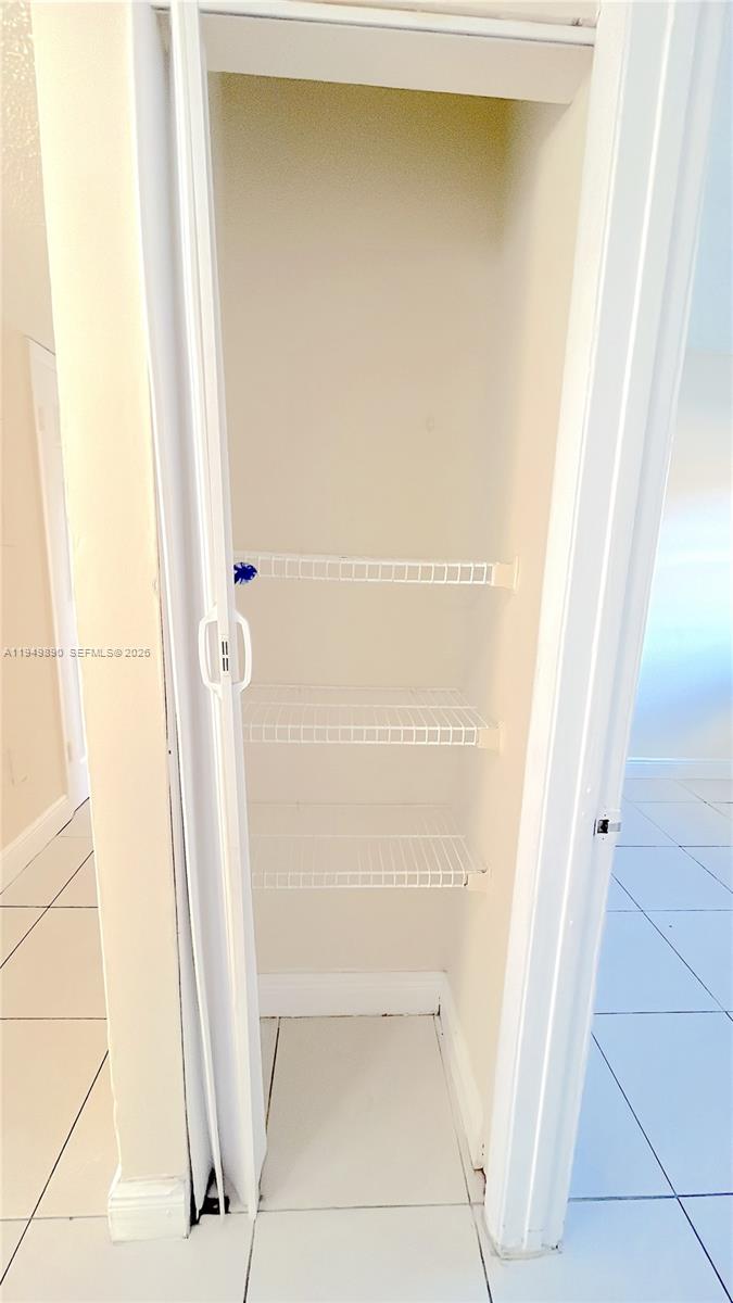 5461 W 24th Ave # 18