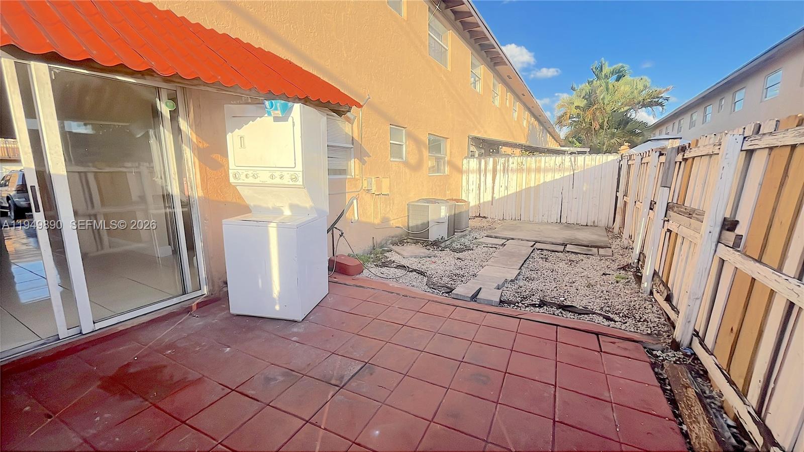 5461 W 24th Ave # 18