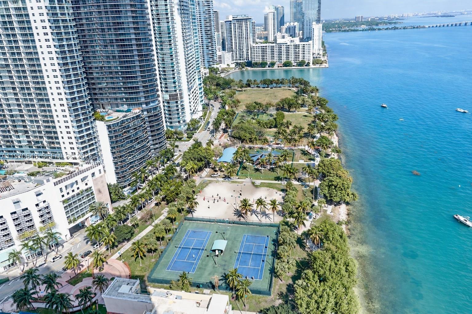 1717 N Bayshore Dr # 3334