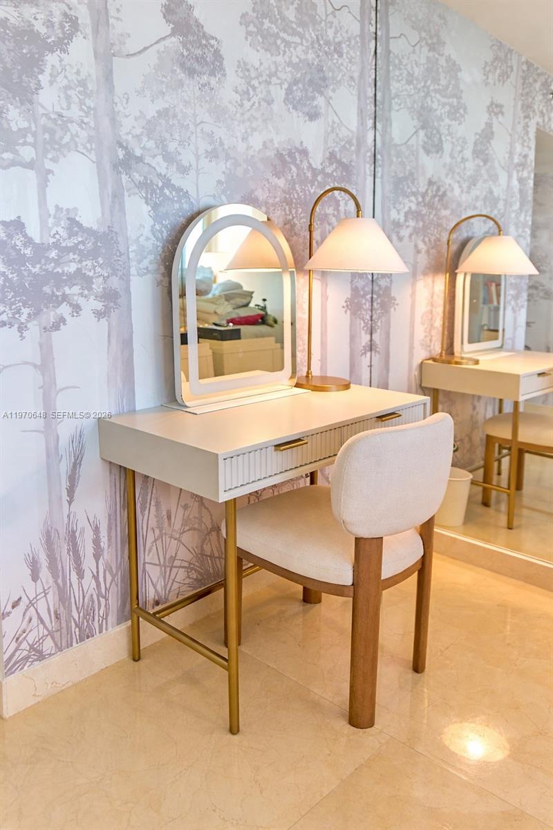 1717 N Bayshore Dr # 3334