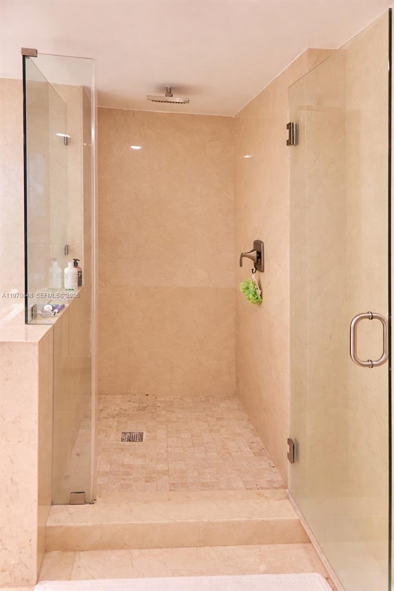 1717 N Bayshore Dr # 3334