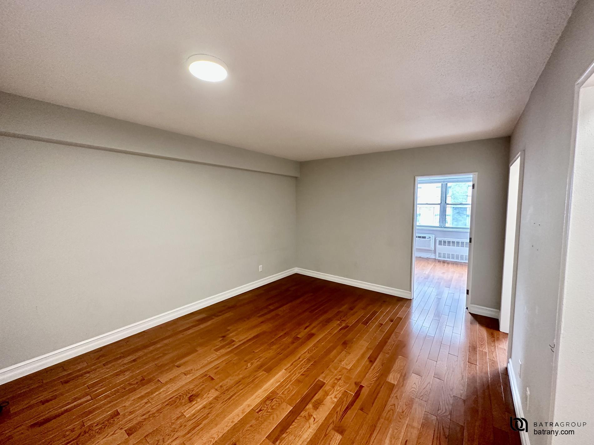 170 W 23rd Street 4-P