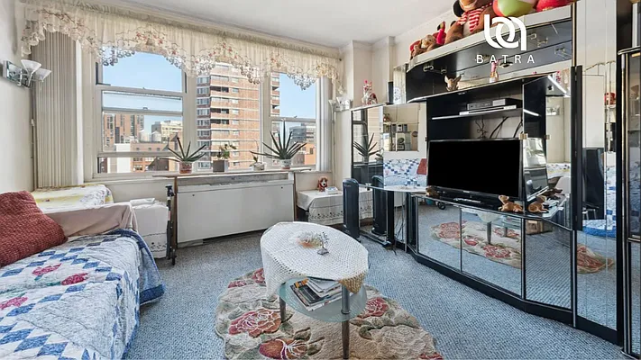 305 E 24th Street 18-K