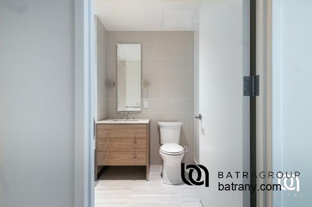 30-55 Vernon Boulevard 8-E