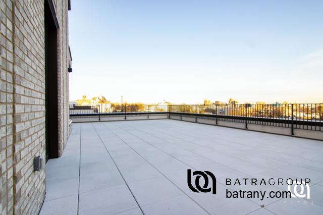 30-55 Vernon Boulevard 8-E